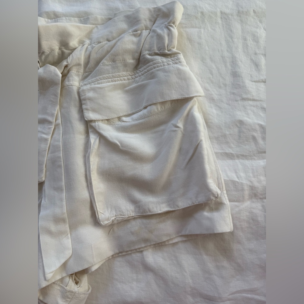 Zara Women's Ecru Cargo Shorts - Picture 3 of 7